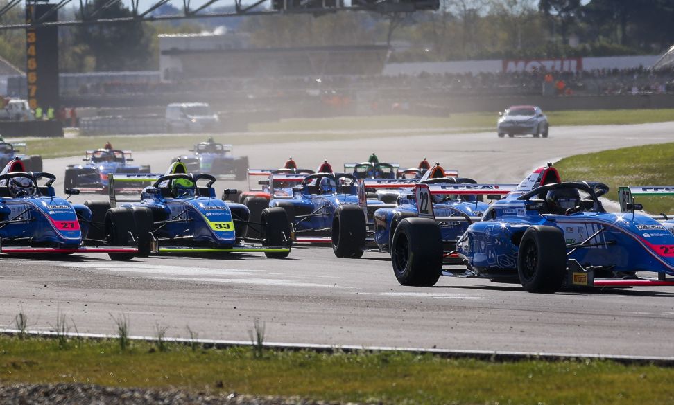 La F4 redémarre sur des bases solides en 2025