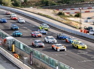 Beau succès de foule pour l’association entre le Championnat de France FFSA Circuits et le Drift à Lédenon